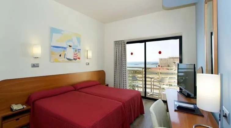 1 Çift Kişilik Veya 2 Tek Kişilik Yatak Pool View
