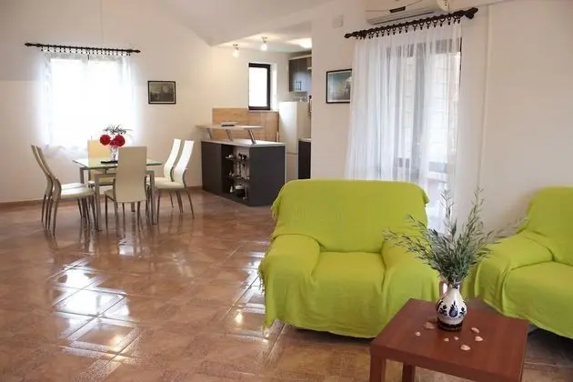 Apart Daire (Pez - with large terrace - A1(4+1))