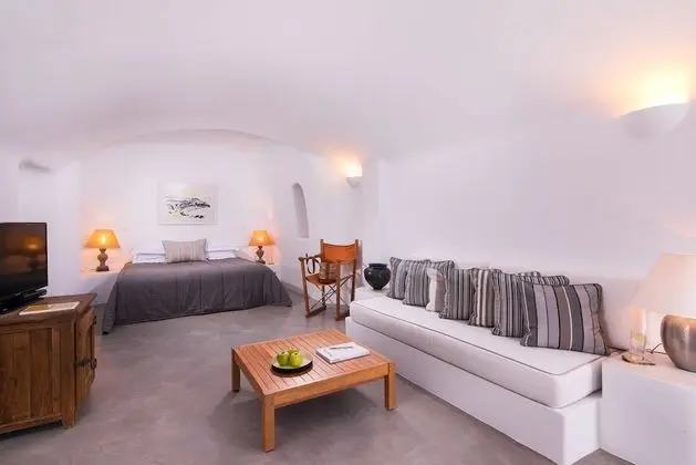 Louisa Cave Suite with Caldera View