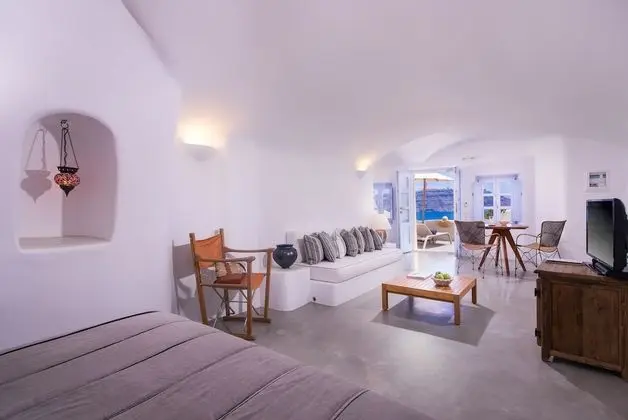 Louisa Cave Suite with Caldera View