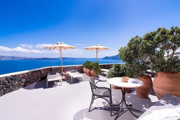 Valeriana Cliff House with Caldera View