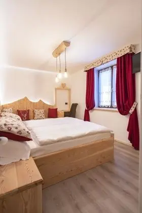 Superior Tek Büyük veya İki Ayrı Yataklı Oda