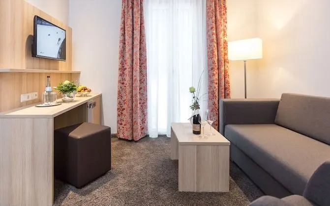 Junior Süit, 1 Yatak Odası, Bahçe Manzaralı, Dağ Yamacı