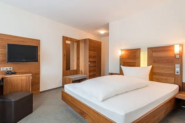 Business Tek Büyük Yataklı Oda