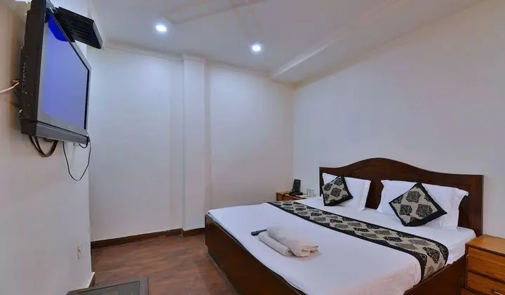 Deluxe Tek Büyük Yataklı Oda