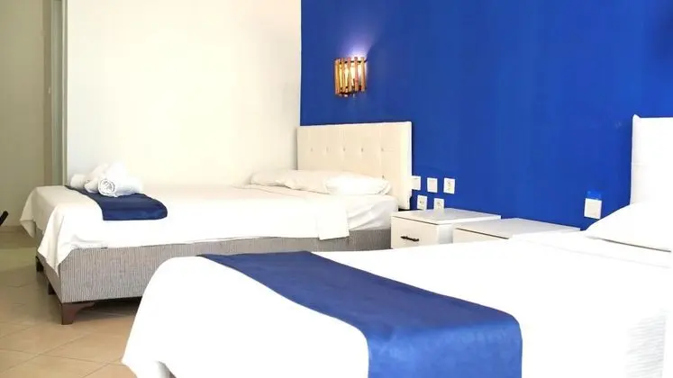 Ekonomik Üç Kişilik Oda, Dağ veya Havuz Manzaralı, Balkonlu