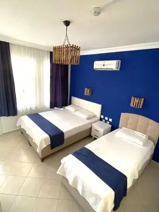 Ekonomik Üç Kişilik Oda, Dağ veya Havuz Manzaralı, Balkonlu