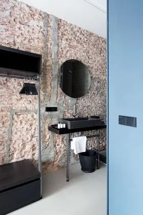 Basic Tek Büyük Yataklı Oda