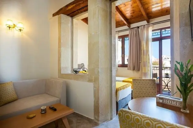 Süit, Balkon, Havuz Manzaralı