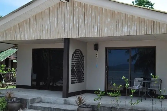 Beachfront Deluxe
