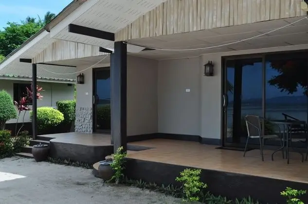 Beachfront Deluxe