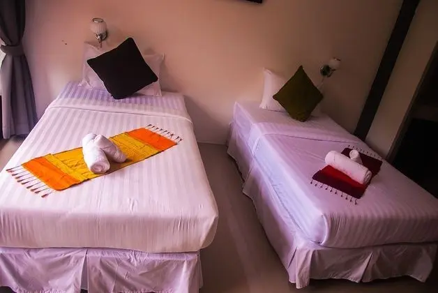 Deluxe Twin Room 1