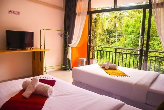 Deluxe Twin Room 1