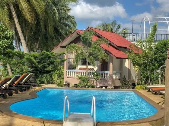 Deluxe Pool View