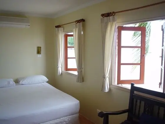Beachfront Luxury Bungalow (Air Conditioned with Hot Water)