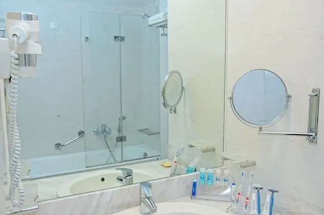 City Tek Büyük veya İki Ayrı Yataklı Oda