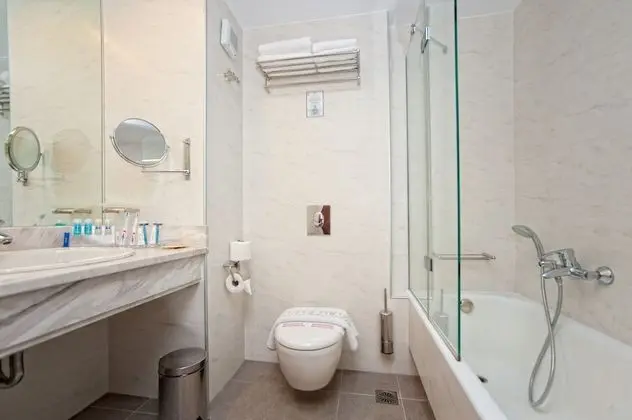 City Tek Büyük veya İki Ayrı Yataklı Oda