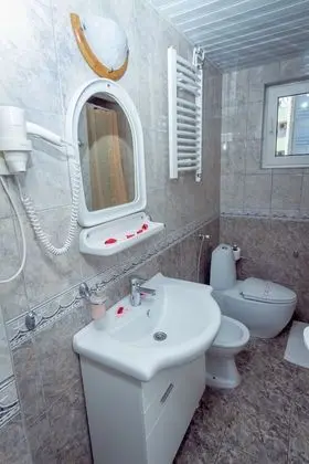 Üç Kişilik Oda, Şehir Manzaralı