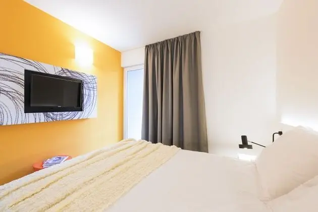 Standard Tek Büyük Yataklı Oda, Balkon, Park Manzaralı