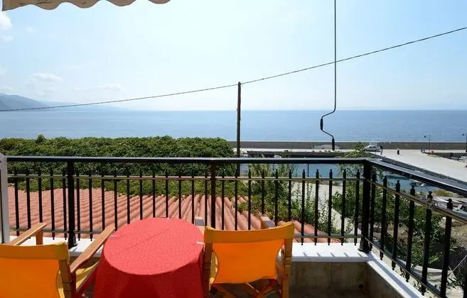 Dört Kişilik Oda, Deniz Manzaralı