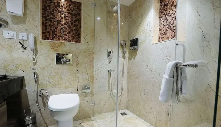 Executive Oda, 1 Çift Kişilik Yatak, Sigara İçilmez, Havuz Manzaralı