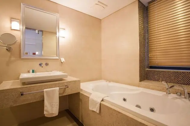 Standard İki Ayrı Yataklı Oda (Bigger than most in Seoul)