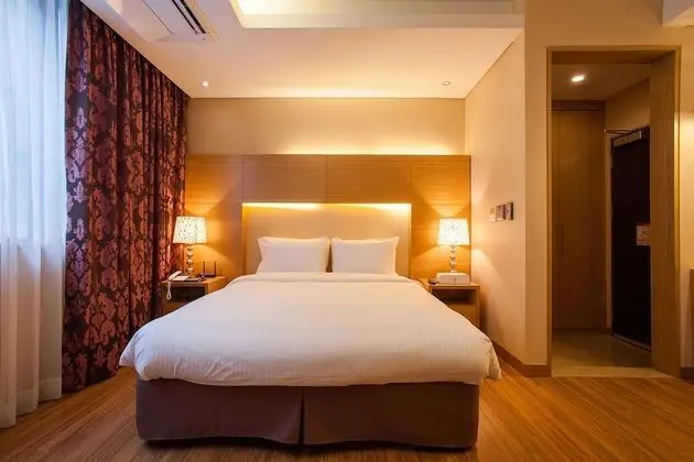 Superior Tek Büyük Yataklı Oda (Bigger than most in Seoul)