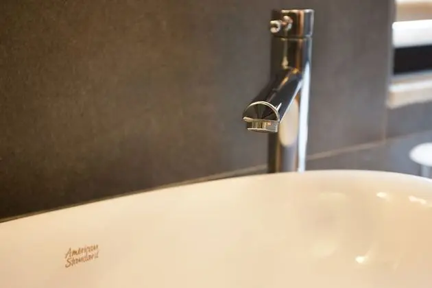 Superior Tek Büyük Yataklı Oda (Bigger than most in Seoul)