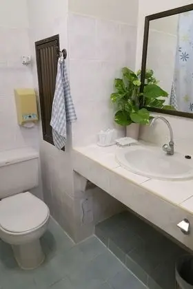 Standard Oda, 1 Büyük (Queen) Boy Yatak, Küvet, Şehir Manzaralı