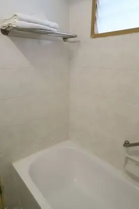 Standard Oda, 1 Büyük (Queen) Boy Yatak, Küvet, Şehir Manzaralı