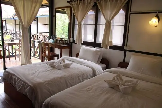 Bungalow with Balcony