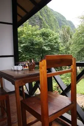 Bungalow with Balcony