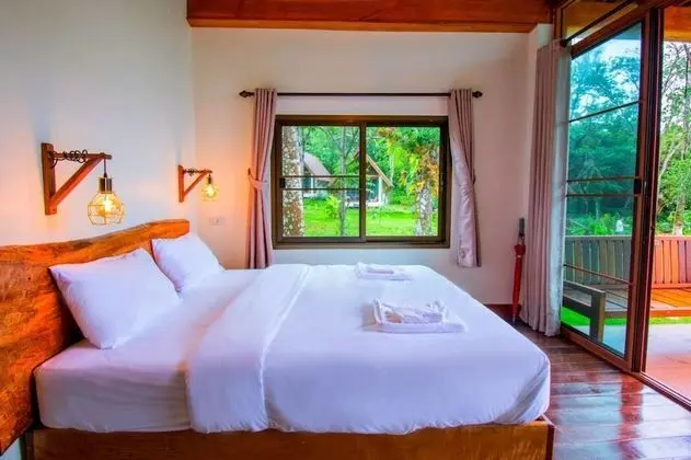 Deluxe Double Room with Air-Conditioned