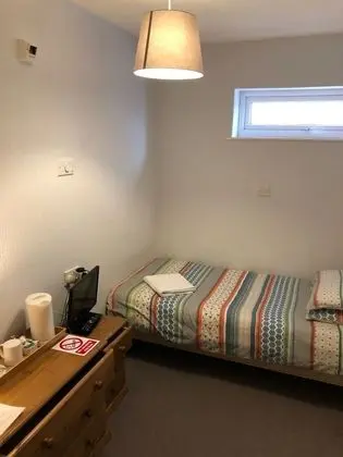 Tek Kişilik Oda, Ortak Banyo