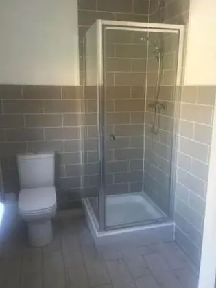 Tek Büyük veya İki Ayrı Yataklı Oda, Banyolu/Duşlu