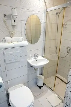 Economy Tek Büyük Yataklı Oda