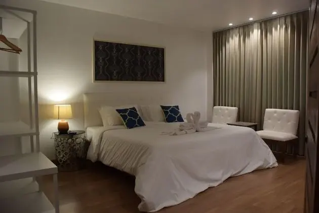 Suit Room