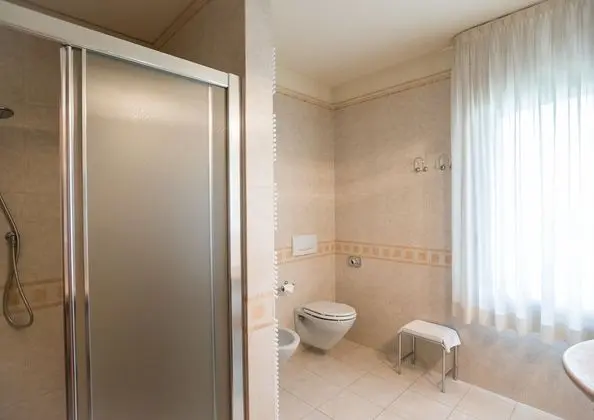 Classic Tek Büyük veya İki Ayrı Yataklı Oda