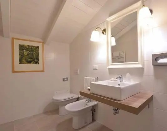 Business Apart Daire, Ek Bina