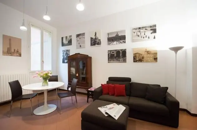 Business Apart Daire, Ek Bina