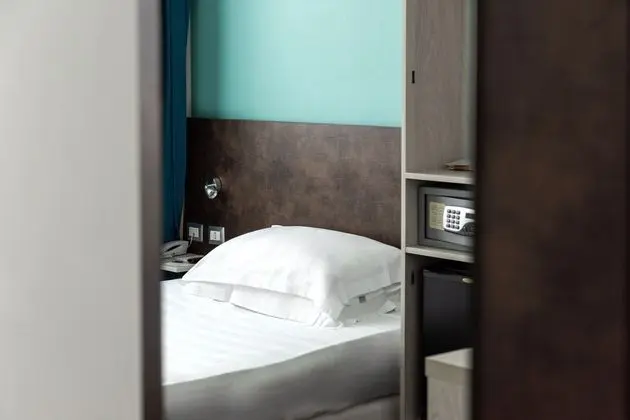 Compact Room