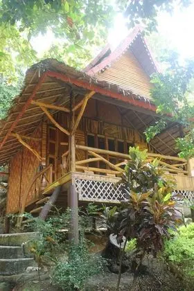 Bungalow with Balcony