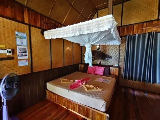 Bungalow with Balcony