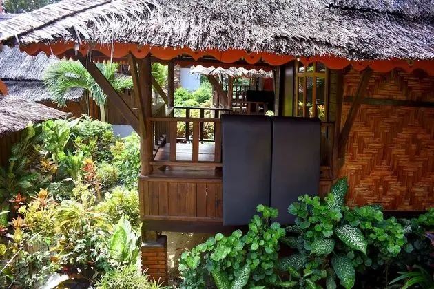 Bungalow Garden View