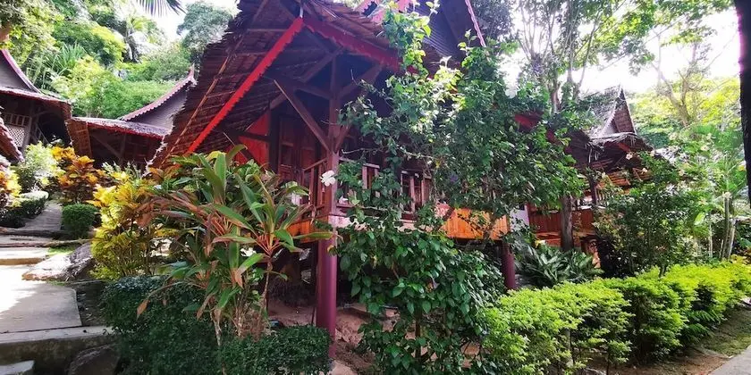 Bungalow Garden View