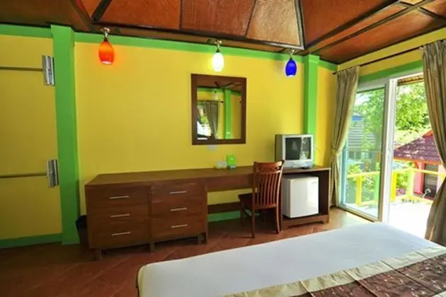 Deluxe Bungalov (2nd Row)