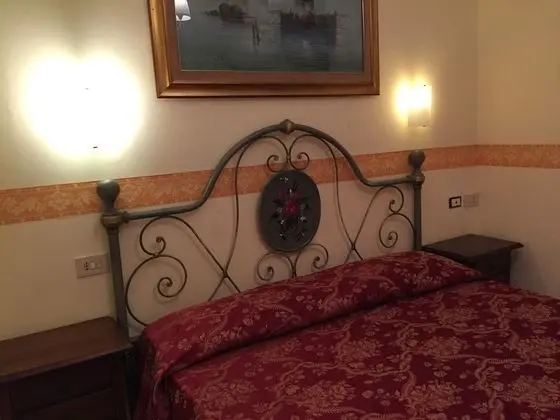Standard Büyük Yataklı Tek Kişilik Oda
