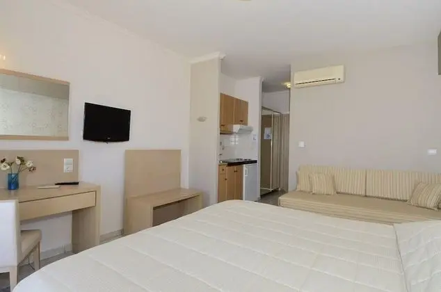 Basic Stüdyo, Deniz Manzaralı (3 Adults)