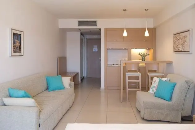 Basic Stüdyo, Deniz Manzaralı (3 Adults)