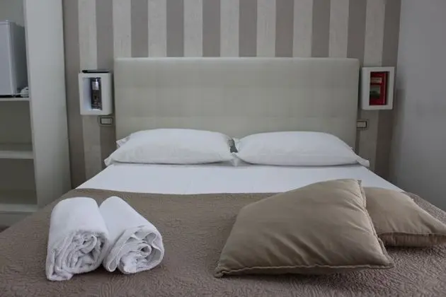 Tek Büyük Yataklı Oda (2)